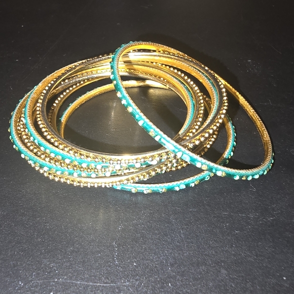 🐹9 Children's Bangles 3 gold 6 green - Picture 4 of 7